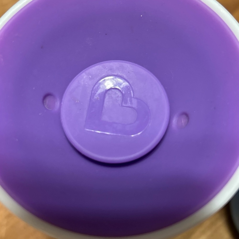 Set of 4 Munchkins Sippy Cups - Picture 7 of 11